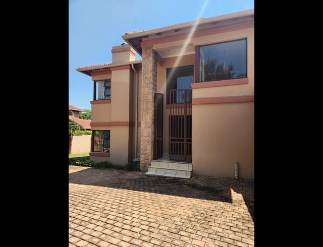 6 BEDROOM HOUSE FOR SALE IN BIRDWOOD ESTATE